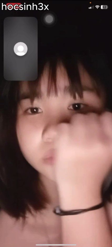 Hồng Ngọc Slave Cho Em Trai Liếm Ti – P3