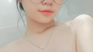 Em Học Sinh Loli Kỳ Duyên Thủ Dâm – vietdam.net