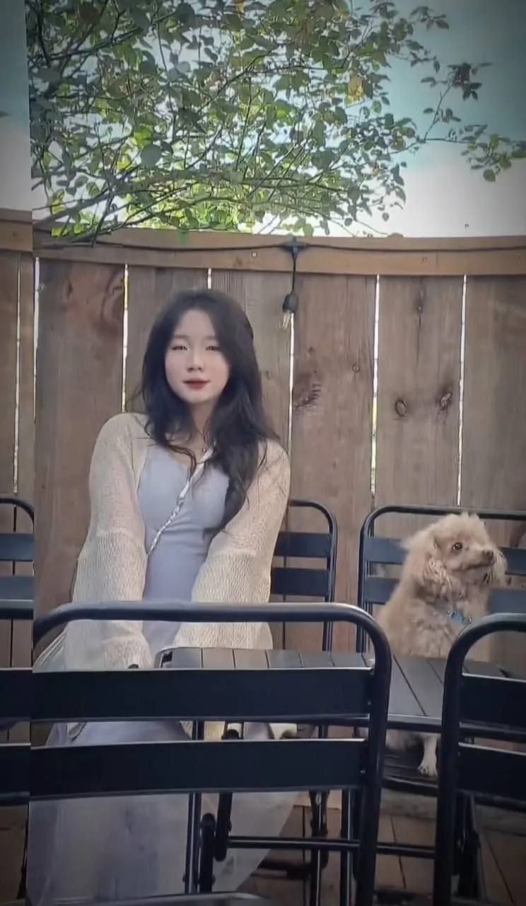 Em Gái Vân Thy Móc Lồn Cực Căng