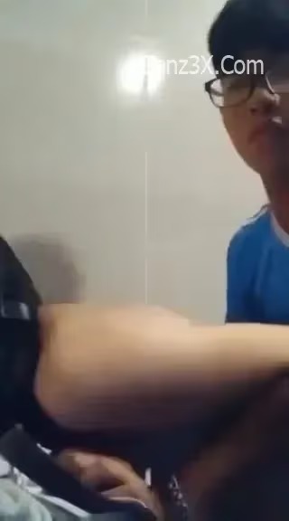 Cặp Đôi Địt Nhau Trong Trung Tâm Thương Mại